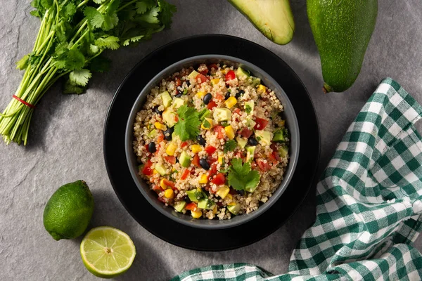 Mexikanischer Salat Mit Quinoa Schüssel Auf Grauem Stein Draufsicht — Stockfoto