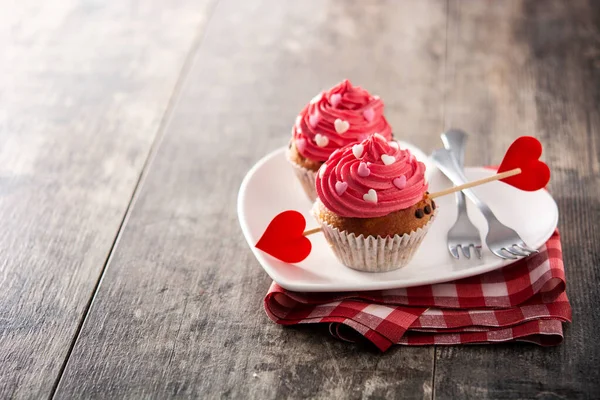 Cupcakes Decorated Sugar Hearts Valentine Day Wooden Table — Stock Photo, Image