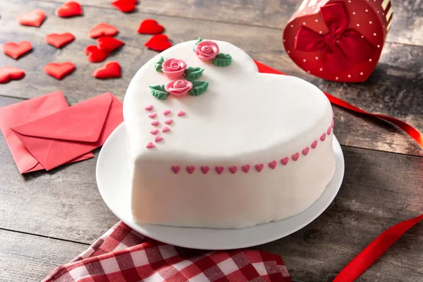 Pastel Corazón Para Día San Valentín Día Madre Cumpleaños Decorado — Foto de Stock