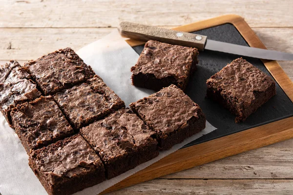 Piezas Caseras Brownies Mesa Madera —  Fotos de Stock