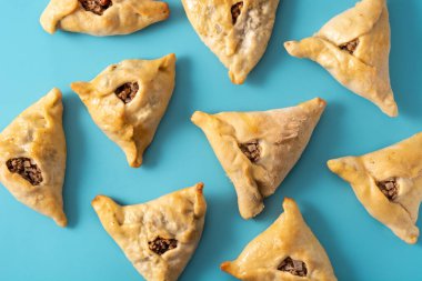 Mavi arka planda geleneksel Ortadoğu şişmanlatıcı