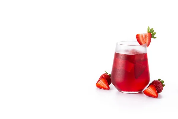 Aardbeiencocktail Glas Geïsoleerd Witte Achtergrond Kopieerruimte — Stockfoto