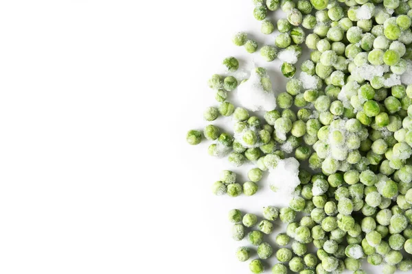 Pois Verts Congelés Isolés Sur Fond Blanc Espace Copie — Photo