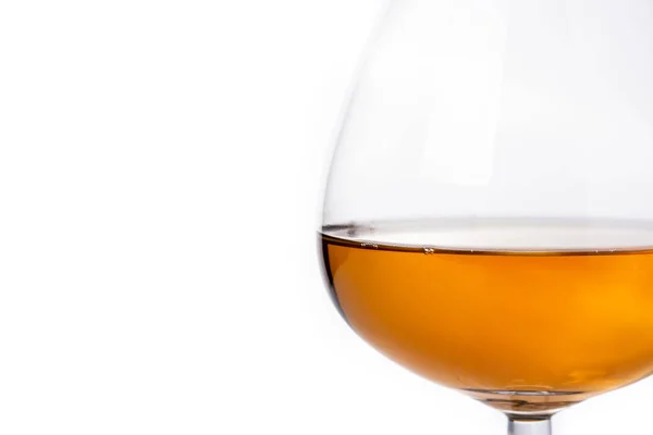 Cognac Whiskey Drank Geïsoleerd Witte Achtergrond Kopieerruimte — Stockfoto