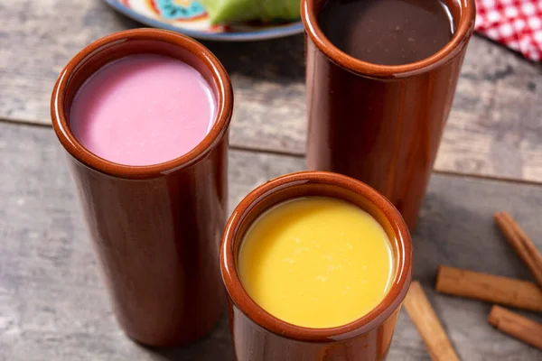 Bebida Tradicional Mexicana Atole Sobre Mesa Madera — Foto de Stock