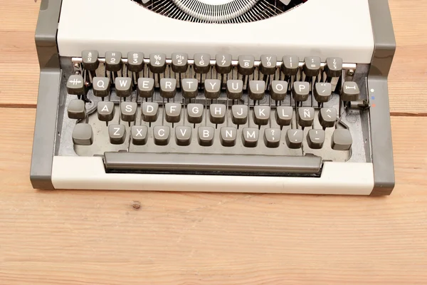 Typewriter on wood — Stock Photo, Image