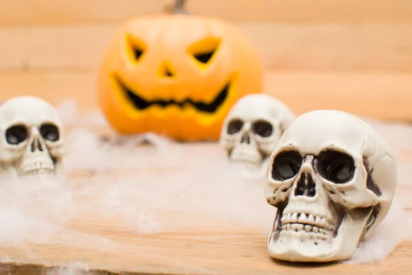 Zucca e teschi di Halloween — Foto Stock