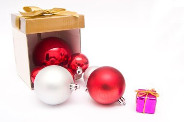 Noel topları dışarı-in bir Hediyelik kutu