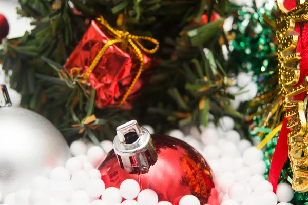 Árbol de Navidad y decoración de Navidad — Foto de Stock