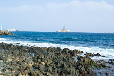 Petrol sondaj platformu ve sahil