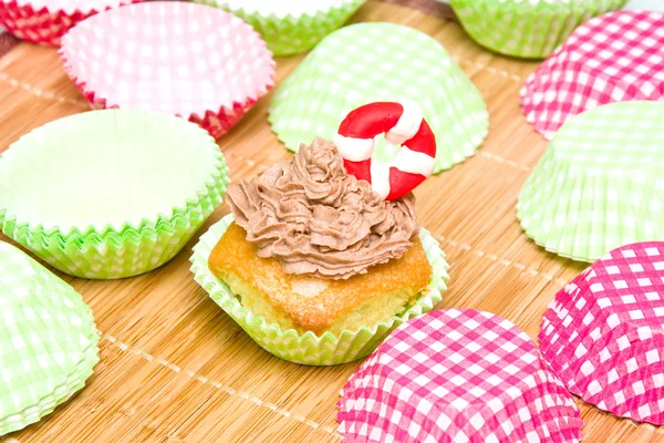 Summer cupcake with lifeguard float — Stock Photo, Image