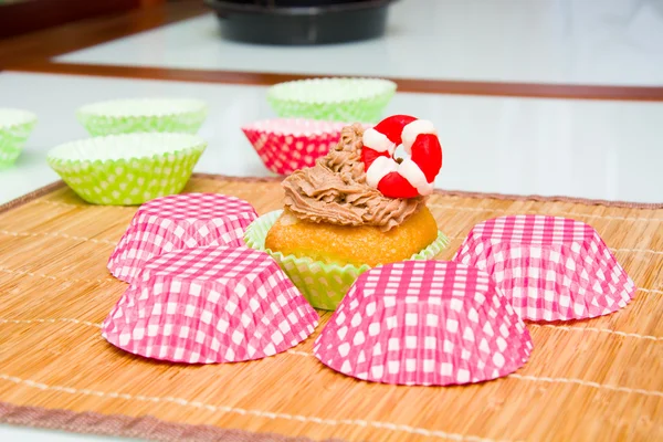 Summer cupcake with lifeguard float — Stock Photo, Image