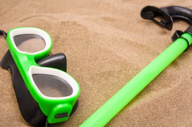 Kum üzerine şnorkel