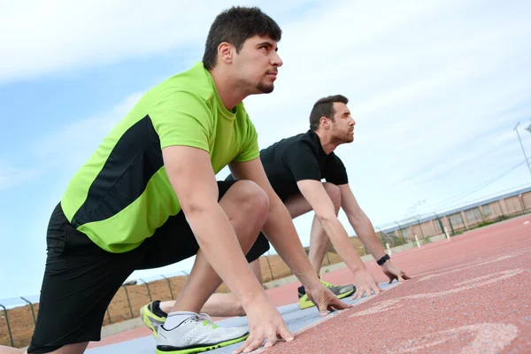 Lopers aan het begin van de track — Stockfoto