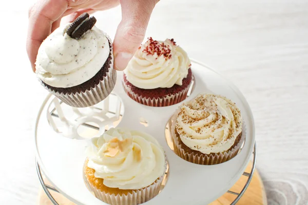 Cupcakes in der Küche zubereiten — Stockfoto