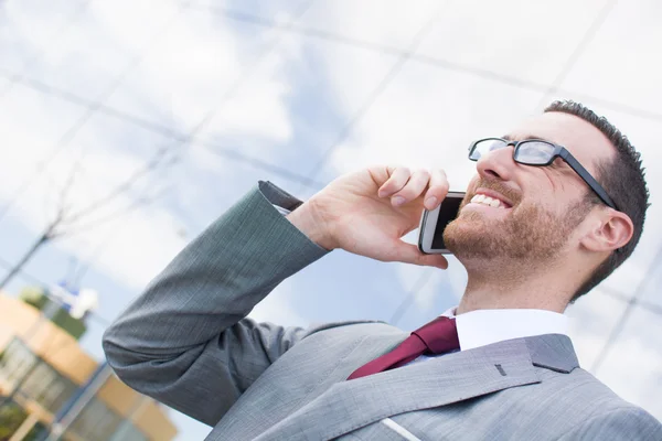 Businessman talking on the phone — Stock Photo, Image