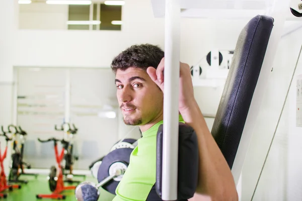 Man in gym — Stock Photo, Image