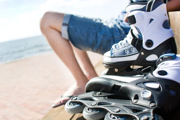 Muž s roller-skates — Stock fotografie