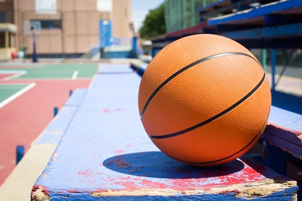 Basketbal v tribunách. Baskeball pole. — Stock fotografie