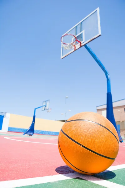 Basketballfeld — Stockfoto
