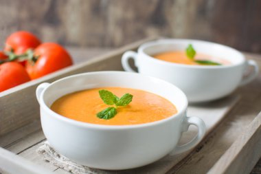 Domates gazpacho çorbası. İspanyol yemeği