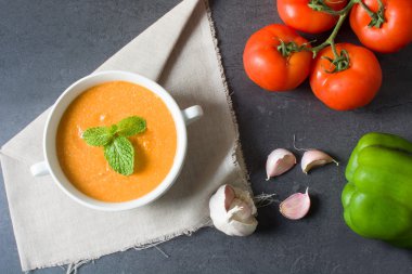 domates gazpacho çorbası
