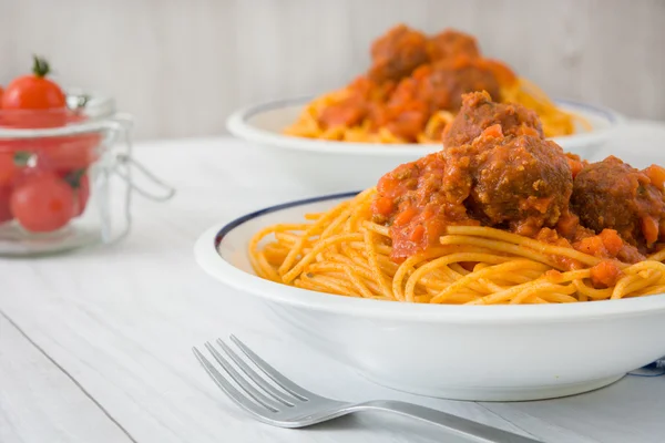 Espaguetis con albóndigas —  Fotos de Stock