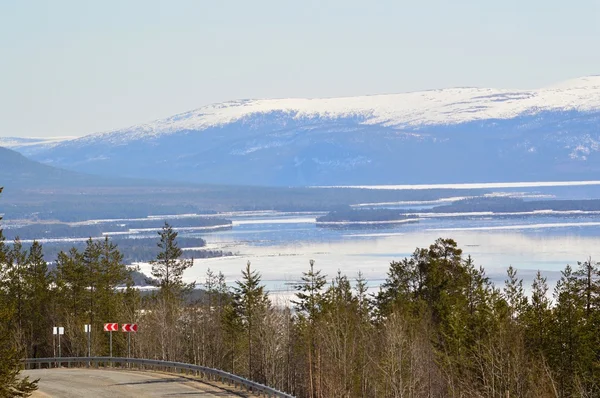 April.kandalaksha Körfezi.