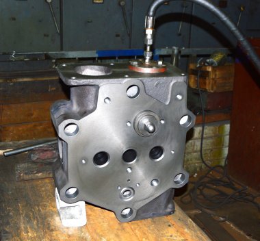 hudraulic testleri dizel motor kapağı.