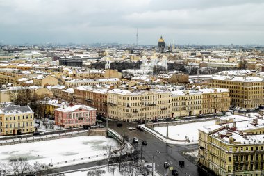 Bir yükseklikten şehir manzaraları St. Petersburg.Russ göster
