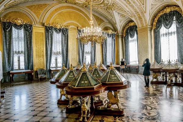 The  interior of the Golden living room in the Hermitage Museum — Stock Photo, Image