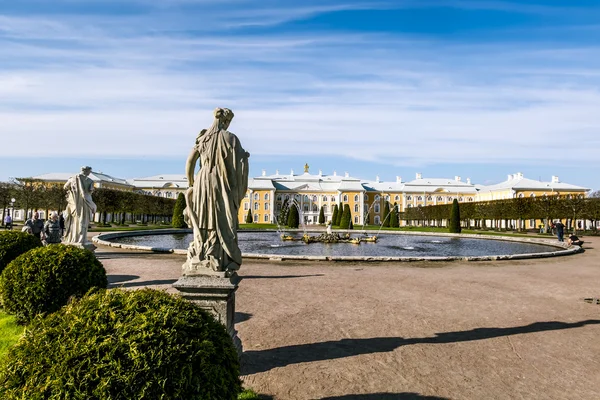 Sculptures in the lower Park of Peterhof.Peterhof.Russia — Stock Photo, Image