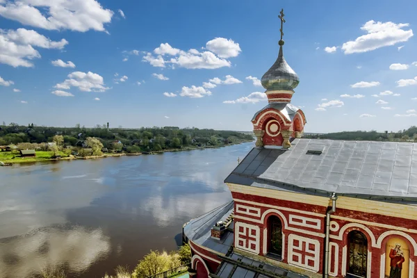 Mannen St. Nicholas klooster in Staraja Ladoga.Russia. — Stockfoto