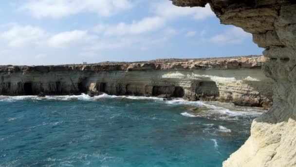 L'emozione del mare a Capo Greco .Cyprus . — Video Stock