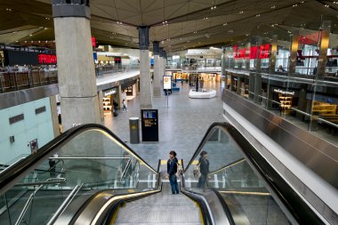  Pu Havaalanı Dış Hatlar Terminali iç mekan