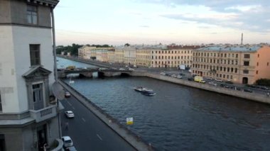 St Petersburg Fontanka Nehri zevk gemilerde yelken. Rusya.