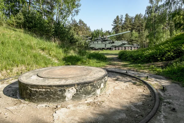 Views of cannon and the rail Transporter at Fort Krasnaya Gorka — Stock Photo, Image