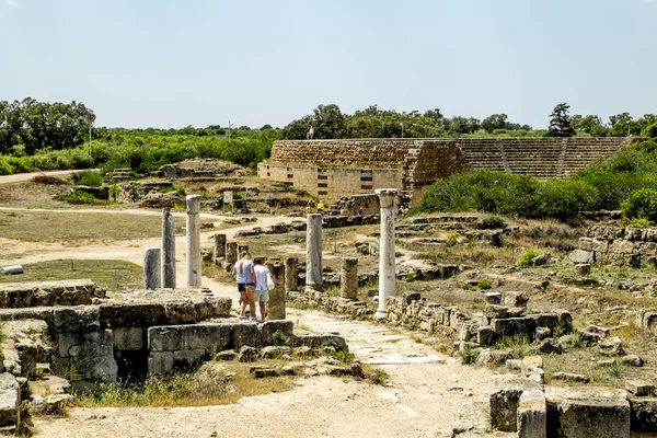 Ruinas y columnas antiguas en la antigua ciudad de Salamis en Fama — Foto de Stock