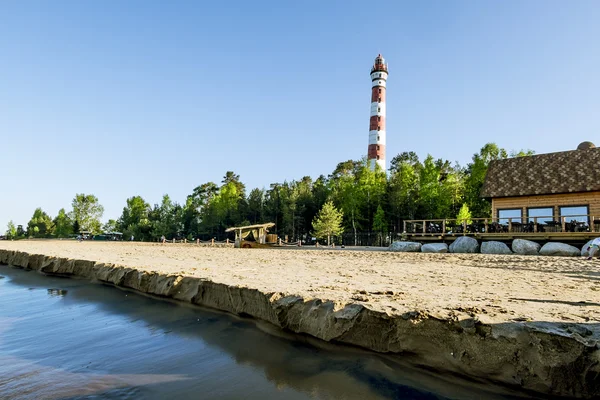 Views Osinovetskiy lighthouse on the shore of lake Ladoga. Russi — Stock Photo, Image