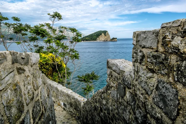 Old town of Budva in Montenegro in sunny day — Stock Photo, Image