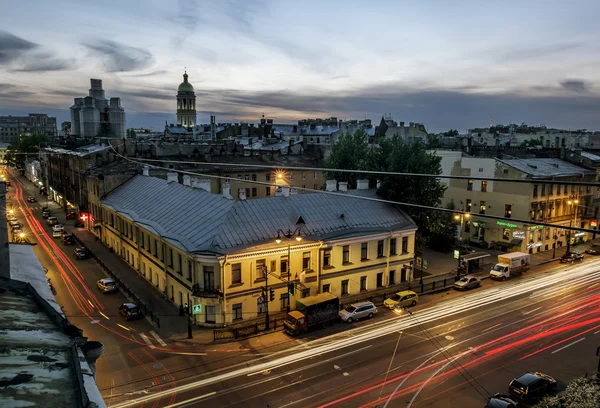 Het uitzicht vanaf het dak van St. Vladimir de kathedraal en de rooft — Stockfoto