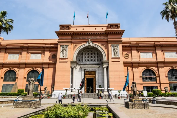 Het gebouw van de nationale Egyptisch Museum in Caïro. Egypte. — Stockfoto