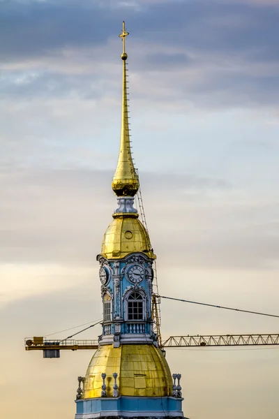 Uitzicht vanaf de top van de bell toren van de St. Nicholas kathedraal van — Stockfoto