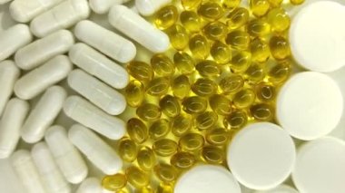  Doğal gıda destek hapları omega 3 kalsiyum, magnezyum ve B vitamini kapsülleri. 