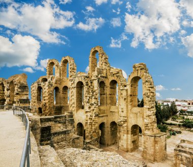 gün batımında Tunus'ta el jem City Roma amfi