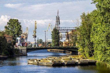 Vinçler içinde kargo liman, Saint-Petersburg Admiralty s