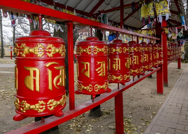 Tambores de oración en un templo budista en San Petersburgo — Foto de Stock