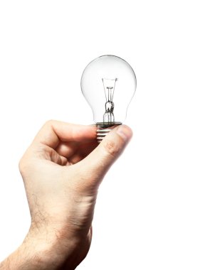 Beyaz arka plan üzerinde izole elinde akkor ampul
