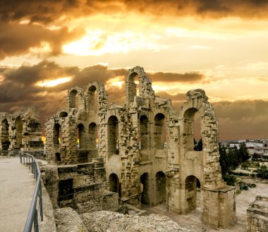 Roma amfi içinde şehir El Jem, Tunus kalıntıları