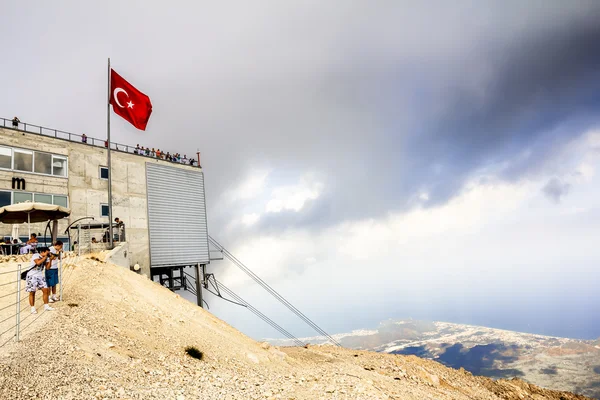 Törökország hegycsúcs Tahtali. Kemer. felhős Időjárás — Stock Fotó